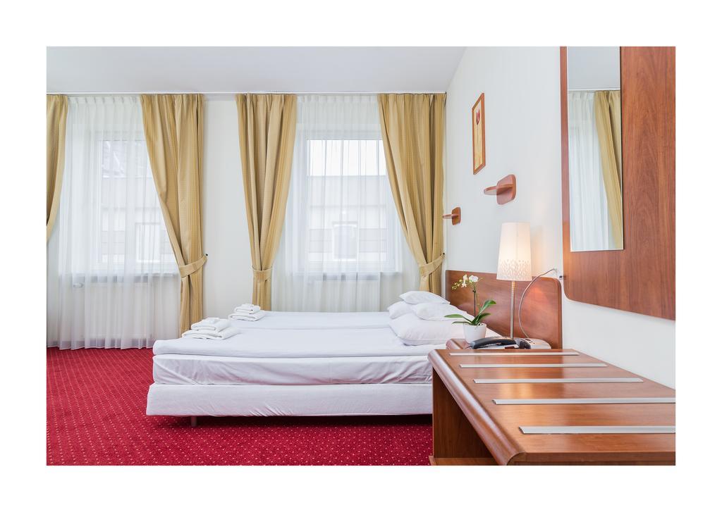 Hotel Colibra Varsovie Chambre photo